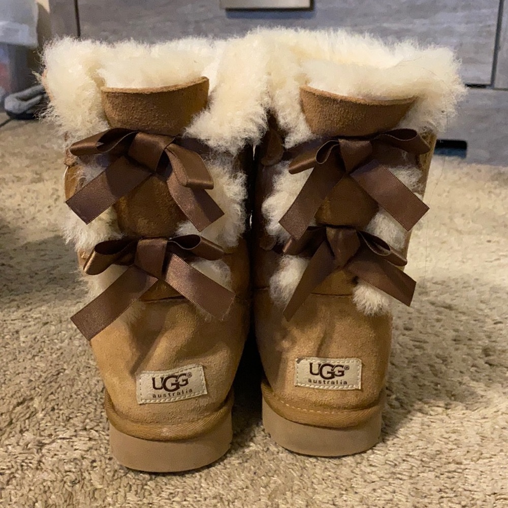 UGGS with bows